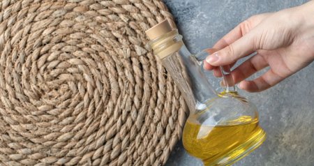Kətan yağının sağlamlığa faydaları və düzgün istifadə qaydası - Kimlərə OLMAZ