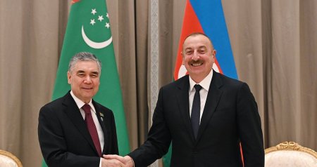 Qurbanqulu Berdiməhəmmədov İlham Əliyevi TƏBRİK ETDİ