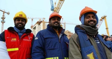 Hindistanlı miqrantların Rusiyaya KÜTLƏVİ AXINI &ndash; Soydaşlarımızı nə gözləyir?