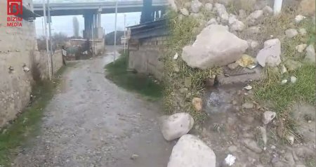 Şəhidin adını daşıyan küçədə BİABIRÇI mənzərə - Küçələr sel altında &ndash; VİDEO