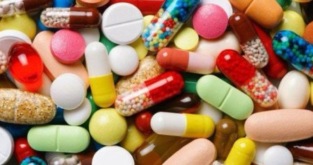 Özbaşına müalicə "trend"i - Həkim məsləhəti olmadan dərman qəbul edənlərin sayı niyə artır?