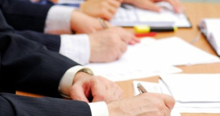 Dövlət qulluğunda çalışmaq istəyənlərin NƏZƏRİNƏ