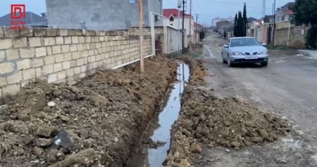 Masazırda içməli su borusu bir ildən çoxdur ZƏDƏLƏNİB &ndash; Tonlarla su çölə axır &ndash; VİDEO