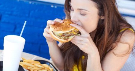 Yeməyi çeynəmədən udmaq qanda şəkərin səviyyəsini SABİT SAXLAYIR