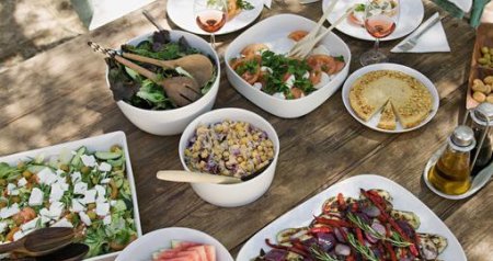 Yeməkdən dərhal sonra bunları ETMƏYİN - Doğru bildiyimiz yanlışlar