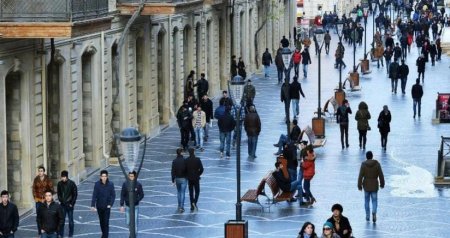 Azərbaycanda əhalinin artım tempi azalır - Çıxış yolları varmı?