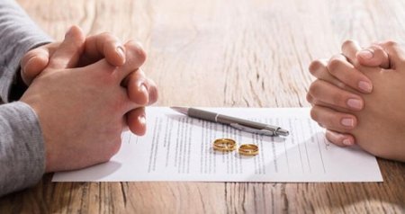 Heç bir əsas olmadan dağılan AİLƏLƏR &ndash; Məhkəmədə niyə səbəb tələb olunmur?