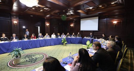 Qriqoryan Azərbaycanın vətəndaş cəmiyyəti nümayəndələri ilə görüşüb