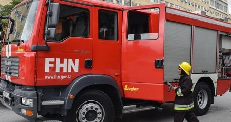 Bakıda çoxmərtəbəli binada YANĞIN: Sakinlər təxliyə olundu &ndash; VİDEO