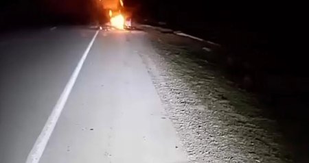 Yanan avtomobili söndürən FHN əməkdaşlarını maşın vurdu - Ölən var - YENİLƏNİB