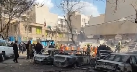 İranda yaşayış binalarına hücum edilib - VİDEO