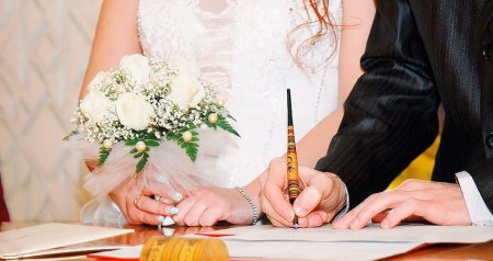 Nikahlar da azalıb, boşanmalar da&hellip; - RƏSMİ