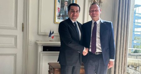 Hikmət Hacıyev Makronun müşaviri ilə ikitərəfli münasibətləri müzakirə edib - FOTO