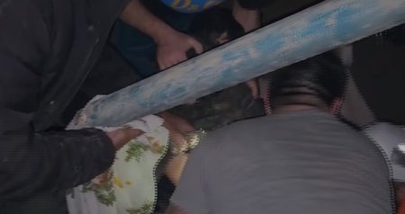 Sabunçuda fərdi ev çökdü: Dağıntı altında qalan qadın xilas edildi - VİDEO