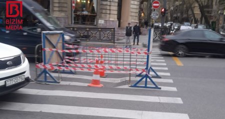 Bakının mərkəzində yol çökdü &ndash; FOTO