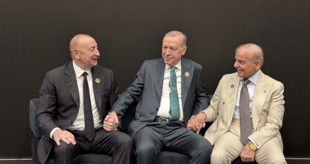 Liderlərin səmimi görüşündən FOTOLAR