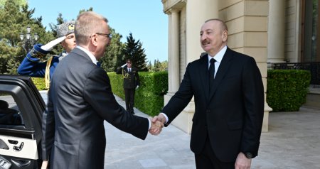 İlham Əliyev Latviya Prezidentini belə qarşıladı &ndash; FOTO/VİDEO