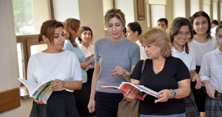 Bu müəllimlərin maaşı ARTIRILDI &ndash; RƏSMİ