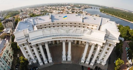Ukrayna XİN-in binası İkinci Dünya müharibəsindən bəri ilk dəfə zərər görüb - FOTO