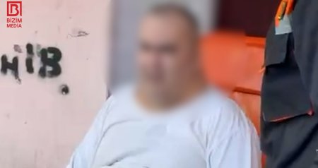 Bakıda 330 kiloqram çəkisi olan kişi evdən belə çıxarıldı &ndash; ÖZƏL/VİDEO