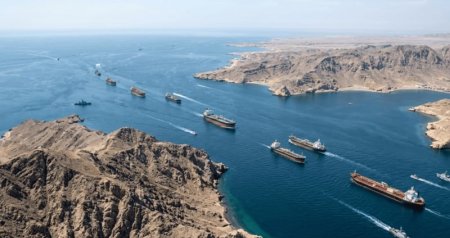 SON DƏQİQƏ: SEPAH Oman sahillərində icazəsiz hərəkət edən gəmini VURDU