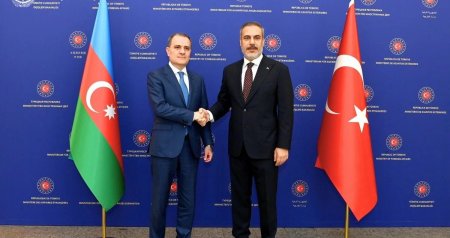Ceyhun Bayramov Hakan Fidanla regiondakı vəziyyəti MÜZAKİRƏ ETDİ