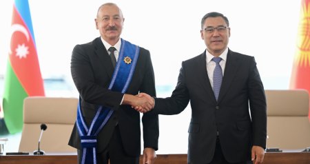 Azərbaycan və Qırğızıstan prezidentləri təltif olundu - FOTO