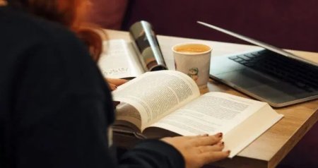 Səlis nitq və təfəkkürünü inkişaf etdirmək istəyənlər üçün 5 KİTAB