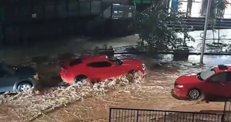 Tbilisi küçələri SU ALTINDA - VİDEO