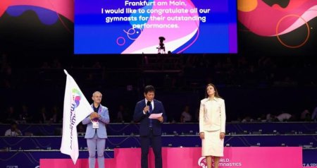 Bədii gimnastika üzrə dünya çempionatının bayrağı Azərbaycana təqdim olundu - FOTO