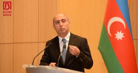 Emin Əmrullayev: &ldquo;Dərslikdən şeir oxumaq oxu bacarığı deyil&rdquo;