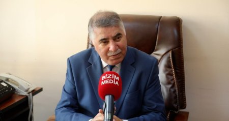 Professordan dərsliklərdən vurğunun çıxarılmasına sərt REAKSİYA - &ldquo;Bu, dilə sataşmaqdır&rdquo;