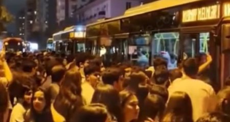 Minlərlə tələbə, uzun növbələr - &ldquo;Elmlər Akademiyası&rdquo;nda avtobusların sayı ARTIRILACAQ?