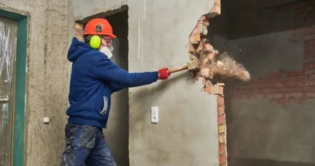 Mənzilinin divarlarını, balkonları söküb otağa birləşdirənlərə XƏBƏRDARLIQ
