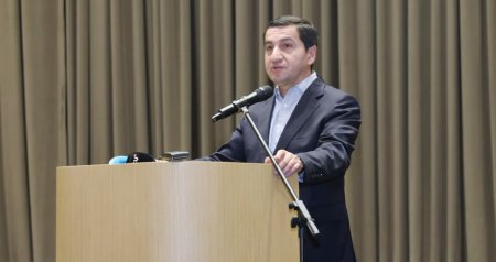 Hikmət Hacıyev: &ldquo;Ermənistan Konstitusiyasının dəyişdirilməsi sülh sazişinə doğru son addımdır&rdquo;