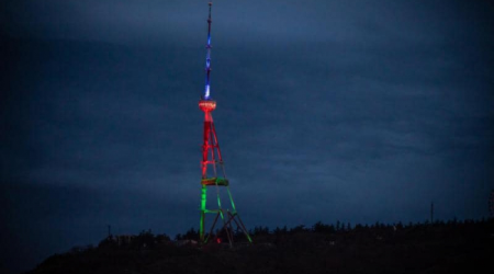 Tbilisi teleqülləsi bayrağımızın rəngləri ilə işıqlandırıldı