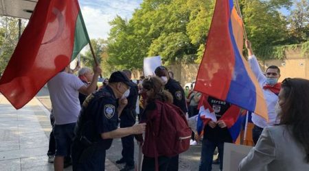 Vaşinqtonda Azərbaycan və erməni icmaları qarşı-qarşıya gəldilər - FOTOLAR