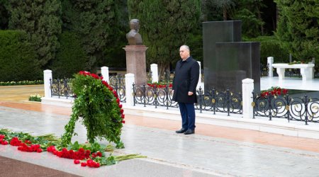 DTX əməkdaşları ümummilli liderin məzarını ziyarət etdi - FOTO 