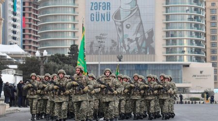 Vətən Müharibəsində döyüşən hərbçilərin təltifləri - FOTO