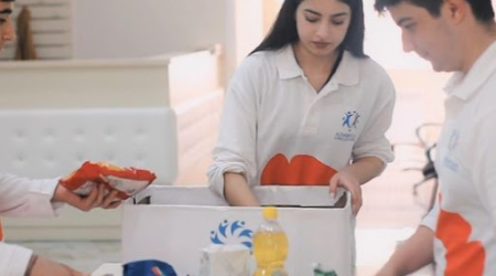 88 könüllüyə pul mükafatı verildi