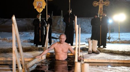 Putin buzlu suya girdi - FOTO - VİDEO