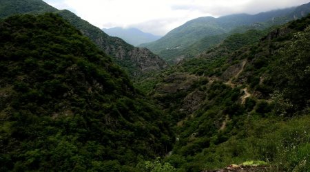 Ermənilər Ağdərədə Qaregin Njdenin abidəsinin açılışına hazırlaşırlar