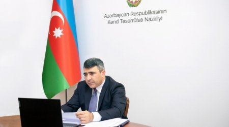 İnam Kərimov müşavirə keçirdi