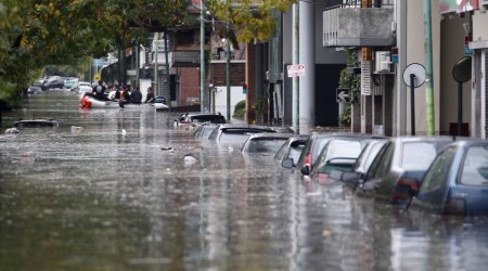 Fransada insanlar evsiz qaldı – VİDEO