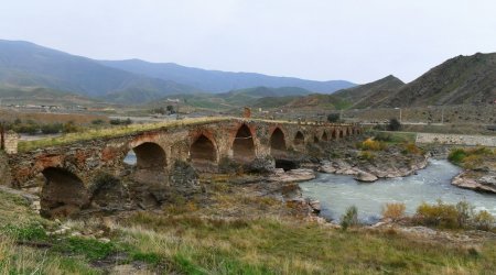 Xarici diplomatlar Xudafərin körpüsündə - FOTO