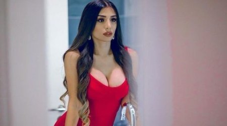 Rəqqasə Renka qarda belə soyundu - Video 