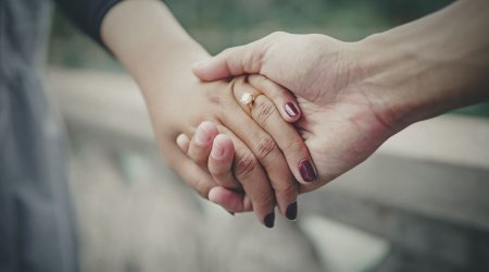 Gizli nişanlanmaq istədilər, polis imkan vermədi