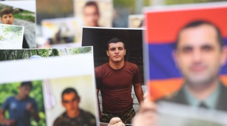 Ermənistanda hərbçi valideynləri üsyan edir: “Övladlarımızı ölmək üçün qəsdən azərbaycanlıların üstünə yollayıblar”