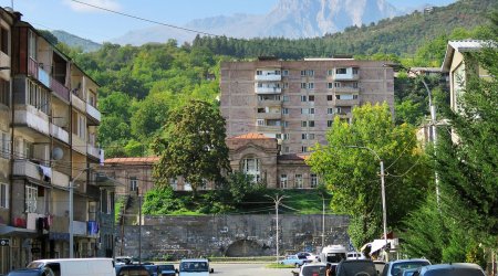 İrəvanın yalan maşını “xoda düşdü” – Qabil Hüseynli və ermənilərin “daş atmaq” böhtanı...