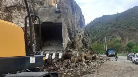 Daşkəsəndə torpaq SÜRÜŞMƏSİ – Yol BAĞLANDI - FOTO